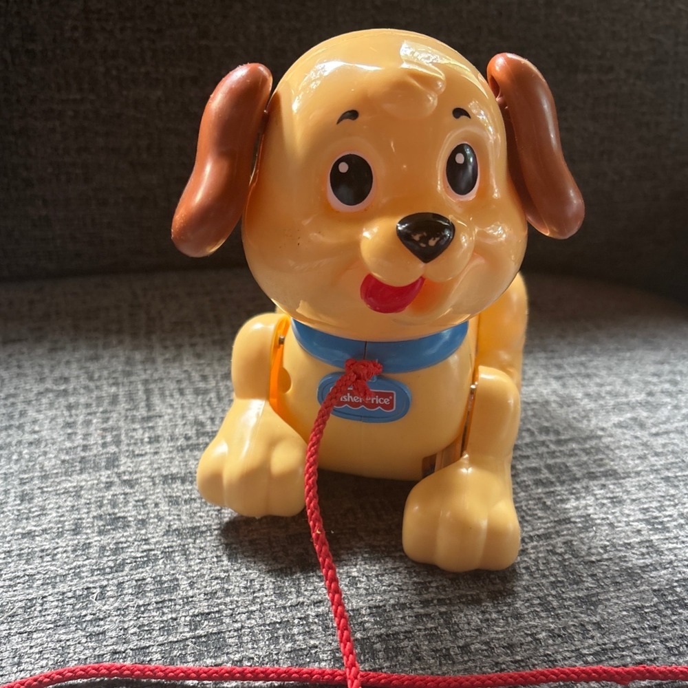 Fisher-Price Lil Snoopy Pull Toy Yellow Puppy Dog H9447 2005 Retro Kids Toy